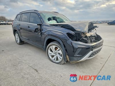 Czwarte zdjęcie samochodu z boku: 2021 VOLKSWAGEN ATLAS SE VIN:1V2WR2CA9MC608750 - miniatura