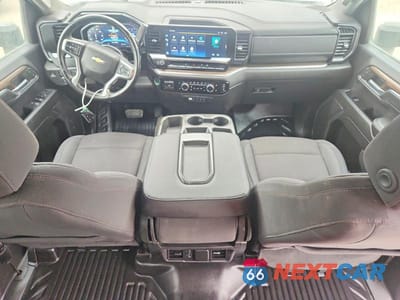 Zdjęcie 8 z 13 samochodu: 2024 CHEVROLET SILVERADO HD FLATBED TRUCK VIN:1GB1YNE79RF220400 - miniatura
