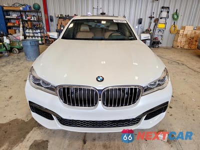 Piąte zdjęcie samochodu w środku: 2017 BMW 750 XI VIN:WBA7F2C57HG422718 - miniatura