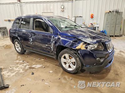 Czwarte zdjęcie samochodu z boku: 2015 JEEP COMPASS LATITUDE VIN:1C4NJCEB8FD164810 - miniatura