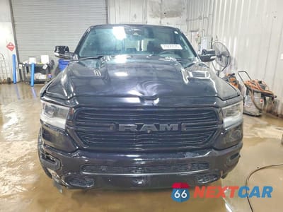 Piąte zdjęcie samochodu w środku: 2020 RAM 1500 LARAMIE VIN:1C6SRFRT9LN170662 - miniatura