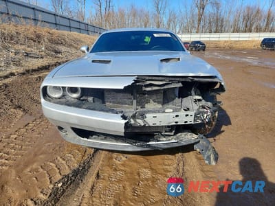 Piąte zdjęcie samochodu w środku: 2019 DODGE CHALLENGER SXT VIN:2C3CDZGG1KH760014 - miniatura