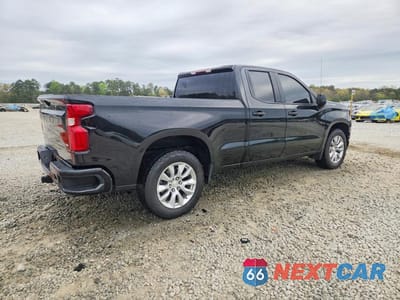 Trzecie zdjęcie samochodu z tyłu: 2020 CHEVROLET SILVERADO C1500 CUSTOM VIN:1GCRWBEF2LZ367190 - miniatura