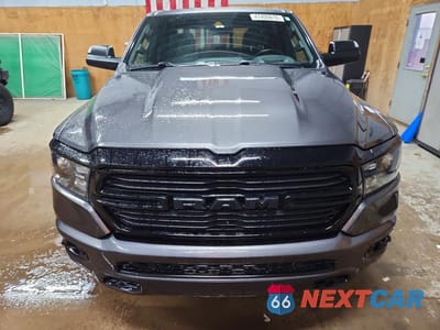 Piąte zdjęcie samochodu w środku: 2021 RAM 1500 BIG HORN VIN:1C6SRFFT2MN767366 - miniatura