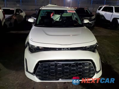 Piąte zdjęcie samochodu w środku: 2024 KIA SOUL GT-LINE VIN:KNDJ53AU7R7897623 - miniatura