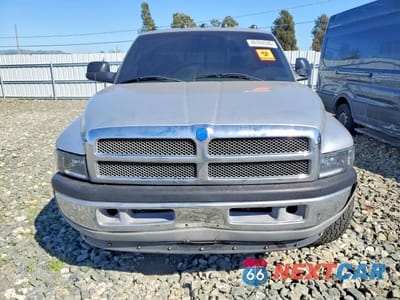 Piąte zdjęcie samochodu w środku: 1996 DODGE RAM 3500 VIN:3B7MC33C8TM132859 - miniatura