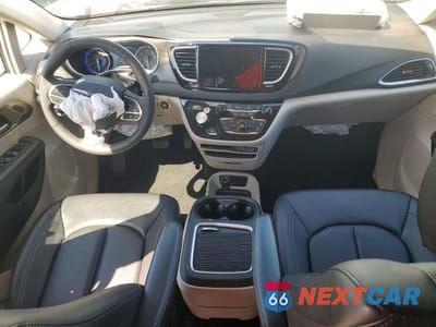 Zdjęcie 8 z 14 samochodu: 2024 CHRYSLER PACIFICA TOURING L VIN:2C4RC1BG9RR170424 - miniatura