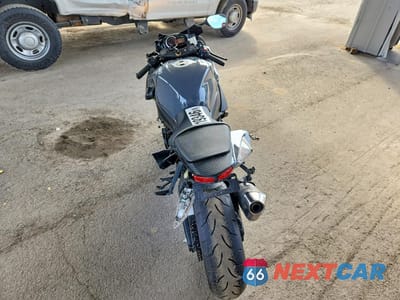 Czwarte zdjęcie samochodu z boku: 2025 SUZUKI GSX-R600 VIN:JS1GN7FAXS7101754 - miniatura