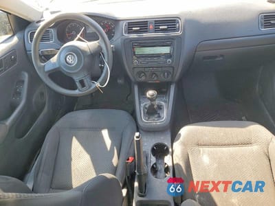 Zdjęcie 8 z 11 samochodu: 2011 VOLKSWAGEN JETTA BASE VIN:3VW1K7AJ0BM340521 - miniatura