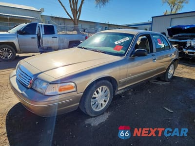 2004 FORD CROWN VICTORIA LX 2FAFP74W04X171468 - główne zdjęcie licytacji z USA - miniatura