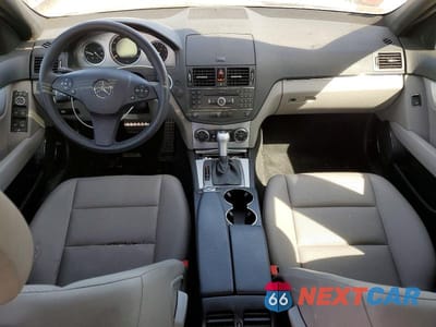 Zdjęcie 8 z 12 samochodu: 2008 MERCEDES-BENZ C 300 4MATIC VIN:WDDGF81XX8F104176 - miniatura