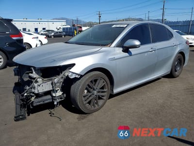 2020 TOYOTA CAMRY HYBRID LE 4T1C31AK4LU523038 - główne zdjęcie licytacji z USA - miniatura