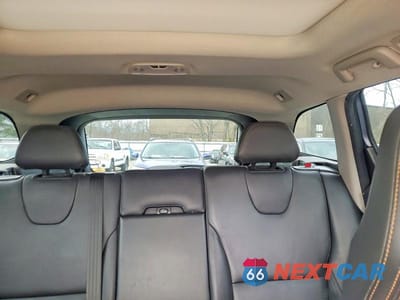 Zdjęcie 10 z 13 samochodu: 2017 VOLVO XC60 T6 DYNAMIC VIN:YV449MRR0H2006085 - miniatura