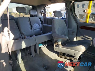 Zdjęcie 11 z 13 samochodu: 2005 CHRYSLER TOWN & COUNTRY LIMITED VIN:2C4GP64L75R173352 - miniatura