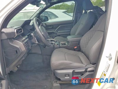 Zdjęcie 7 z 12 samochodu: 2025 TOYOTA TACOMA SR5 VIN:3TMLB5JN1SM161830 - miniatura