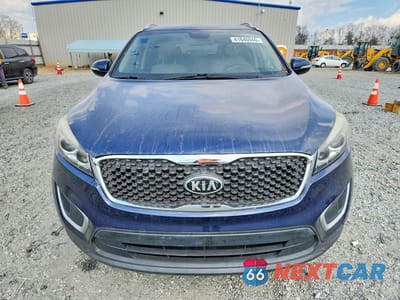 Piąte zdjęcie samochodu w środku: 2018 KIA SORENTO LX V6 VIN:5XYPGDA53JG413697 - miniatura