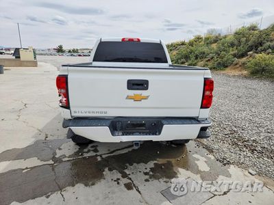 Zdjęcie 6 z 11 samochodu: 2018 CHEVROLET SILVERADO K1500 LT VIN:3GCUKREC1JG134922 - miniatura