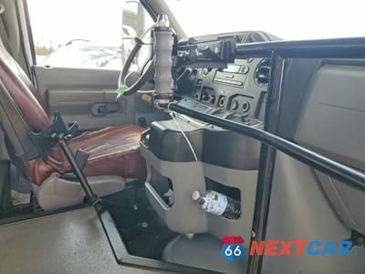 Piąte zdjęcie samochodu w środku: 2019 FORD ECONOLINE E350 SUPER DUTY CUTAWAY VAN VIN:1FDEE3FS9KDC17295 - miniatura