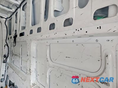 Zdjęcie 11 z 13 samochodu: 2018 NISSAN NV2500 DELIVERY VAN VIN:1N6BF0LY0JN818290 - miniatura