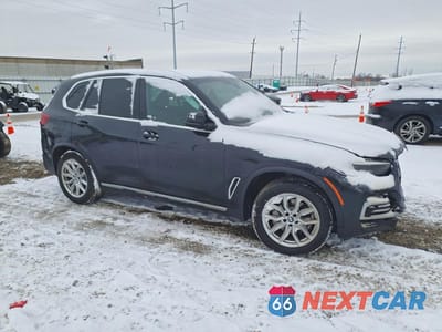 Czwarte zdjęcie samochodu z boku: 2020 BMW X5 XDRIVE40I VIN:5UXCR6C0XL9B81532 - miniatura