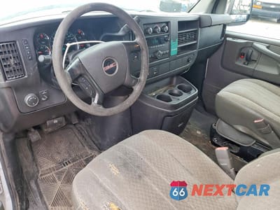 Zdjęcie 8 z 13 samochodu: 2014 GMC SAVANA 2500 CARGO UTILITY / SERVICE VAN VIN:1GTW7FCA0E1114448 - miniatura