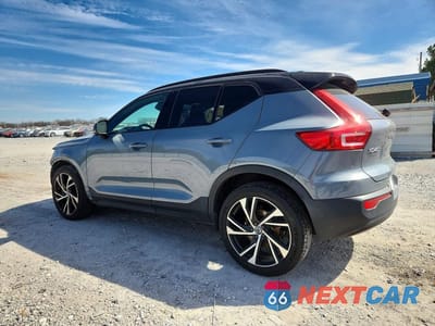 Drugie zdjęcie samochodu z przodu: 2022 VOLVO XC40 T5 R-DESIGN VIN:YV4162UM5N2693524 - miniatura