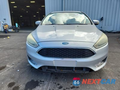 Piąte zdjęcie samochodu w środku: 2015 FORD FOCUS SE VIN:1FADP3K2XFL222815 - miniatura