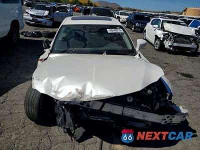 Piąte zdjęcie samochodu w środku: 2018 LEXUS IS 300 BASE VIN:JTHBA1D26J5062965 - miniatura