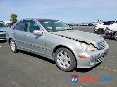 Czwarte zdjęcie samochodu z boku: 2005 MERCEDES-BENZ C 240 VIN:WDBRF61J75F558463 - miniatura