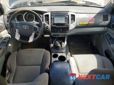 Zdjęcie 8 z 12 samochodu: 2015 TOYOTA TACOMA V6 VIN:5TFLU4EN1FX129393 - miniatura
