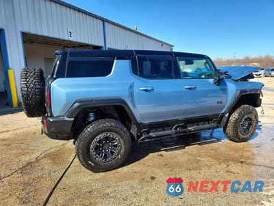 Trzecie zdjęcie samochodu z tyłu: 2024 GMC HUMMER SUV 3X EXTREME OFF ROAD VIN:1GKB0SDC8RU109163 - miniatura