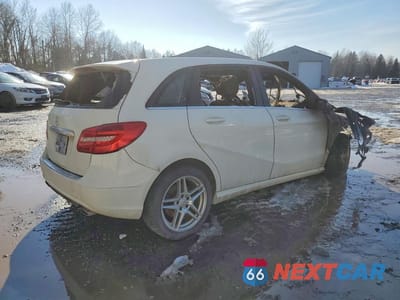 Trzecie zdjęcie samochodu z tyłu: 2013 MERCEDES-BENZ B250 VIN:WDDMH4EBXDJ171775 - miniatura