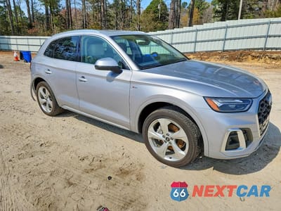 Czwarte zdjęcie samochodu z boku: 2023 AUDI Q5 PREMIUM PLUS 45 VIN:WA1EAAFY1P2035077 - miniatura