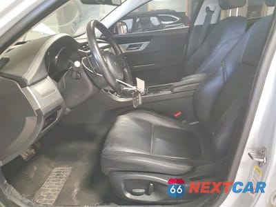 Zdjęcie 7 z 12 samochodu: 2017 JAGUAR XF PREMIUM VIN:SAJBJ4BV5HCY41328 - miniatura