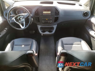 Zdjęcie 8 z 13 samochodu: 2019 MERCEDES-BENZ METRIS VIN:WD4PG2EE8K3514440 - miniatura