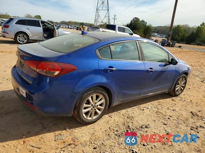 Trzecie zdjęcie samochodu z tyłu: 2017 KIA FORTE LX VIN:3KPFL4A75HE124319 - miniatura