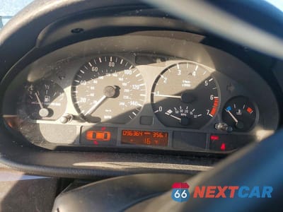 Zdjęcie 9 z 12 samochodu: 2003 BMW 325 VIN:WBAEV33433KL58996 - miniatura
