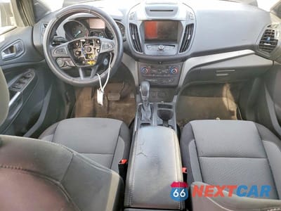 Zdjęcie 8 z 13 samochodu: 2018 FORD ESCAPE SE VIN:1FMCU0GD2JUB07227 - miniatura