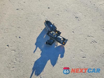 Zdjęcie 12 z 13 samochodu: 2003 CHEVROLET SILVERADO K1500 VIN:2GCEK19T631182220 - miniatura