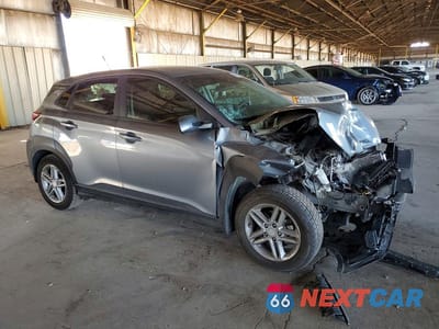 Czwarte zdjęcie samochodu z boku: 2020 HYUNDAI KONA SE VIN:KM8K12AA6LU432898 - miniatura