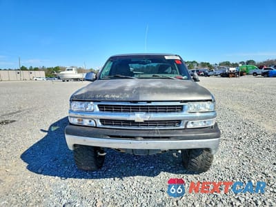 Piąte zdjęcie samochodu w środku: 1999 CHEVROLET SILVERADO K1500 VIN:1GCEK19T1XE250489 - miniatura