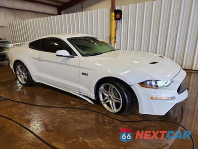 Czwarte zdjęcie samochodu z boku: 2019 FORD MUSTANG GT VIN:1FA6P8CFXK5198909 - miniatura