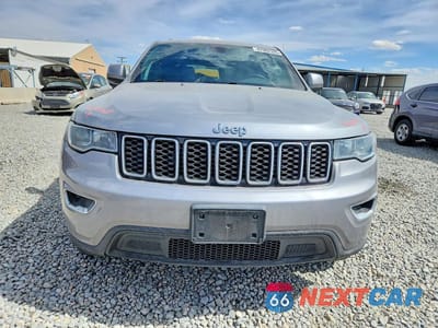Piąte zdjęcie samochodu w środku: 2019 JEEP GRAND CHEROKEE LAREDO VIN:1C4RJFAG6KC635549 - miniatura