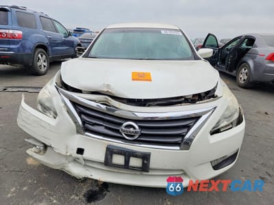 Piąte zdjęcie samochodu w środku: 2015 NISSAN ALTIMA 2.5 S VIN:1N4AL3AP3FC466558 - miniatura