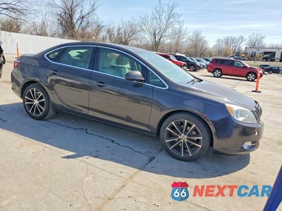Czwarte zdjęcie samochodu z boku: 2016 BUICK VERANO SPORT TOURING VIN:1G4PW5SKXG4134151 - miniatura