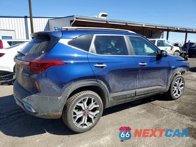Trzecie zdjęcie samochodu z tyłu: 2021 KIA SELTOS SX TURBO VIN:KNDETCA20M7115208 - miniatura