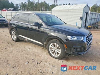 Czwarte zdjęcie samochodu z boku: 2017 AUDI Q7 PREMIUM PLUS VIN:WA1LABF78HD023051 - miniatura