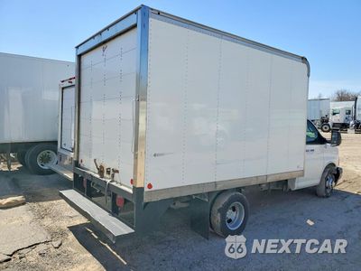 Trzecie zdjęcie samochodu z tyłu: 2018 CHEVROLET EXPRESS BOX TRUCK VIN:1GB3GRCG0J1173197 - miniatura