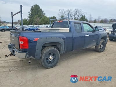 Trzecie zdjęcie samochodu z tyłu: 2010 CHEVROLET SILVERADO K1500 LT VIN:1GCSKSE3XAZ145075 - miniatura