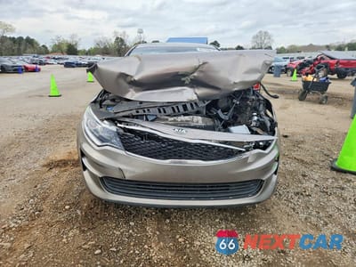 Piąte zdjęcie samochodu w środku: 2016 KIA OPTIMA LX VIN:5XXGT4L31GG047565 - miniatura